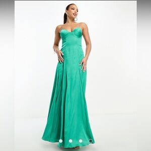Elegant Green Evening Gown